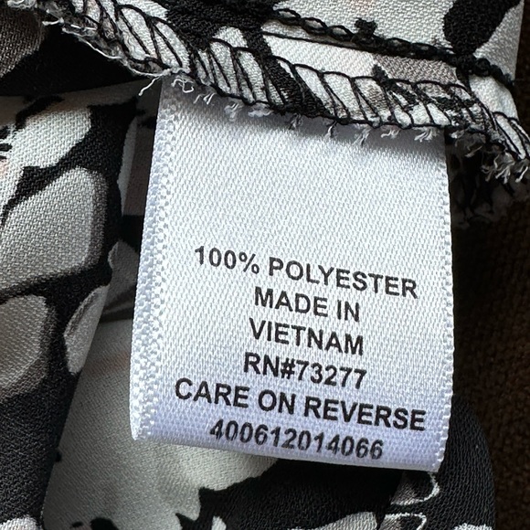 Ellie Black White Pink Floral Sleeveless Front Ruffle Blouse Sz S Sleeve… - Picture 8 of 11